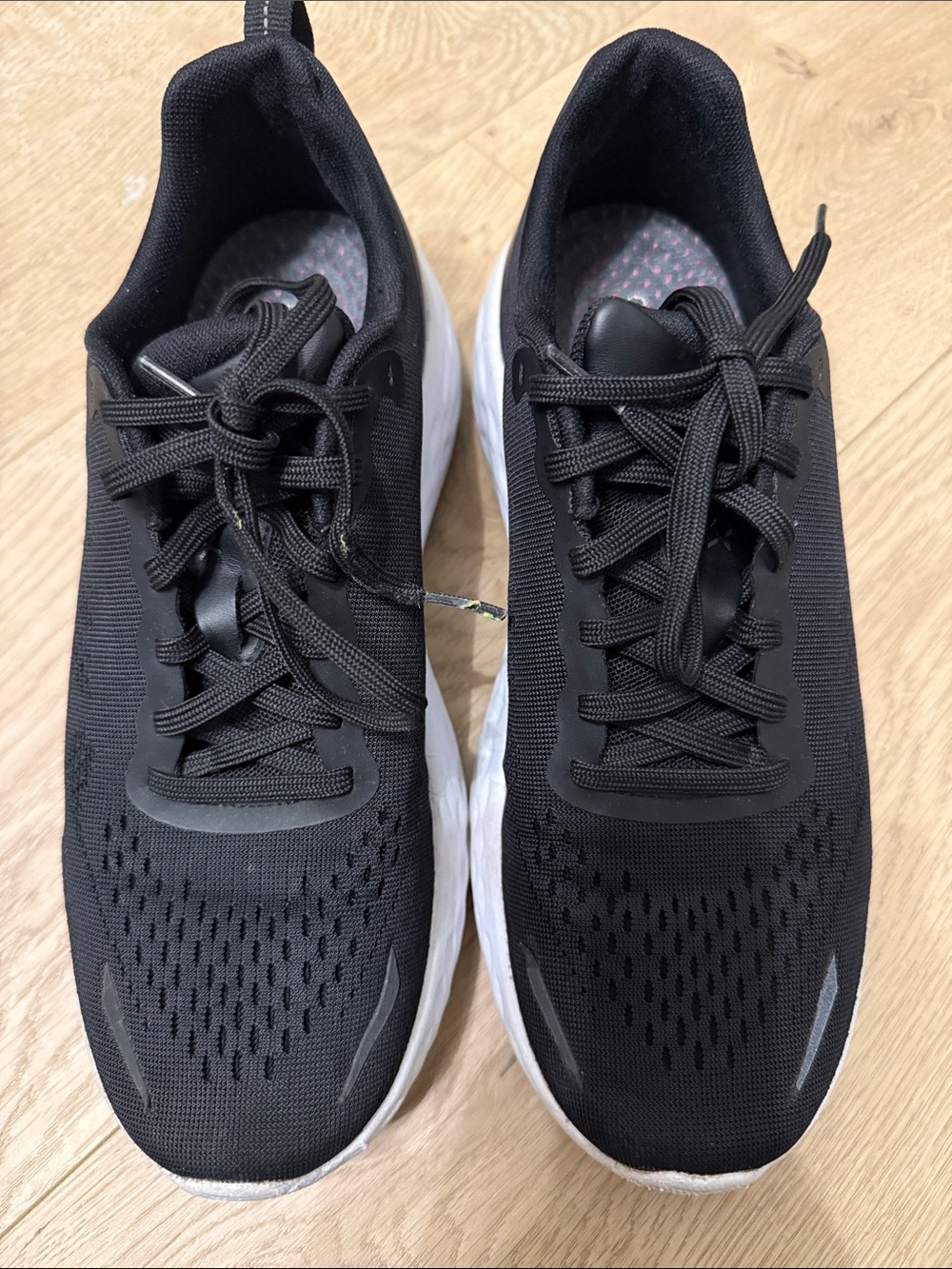 Aetrex Danika black Sneakers with White Sole